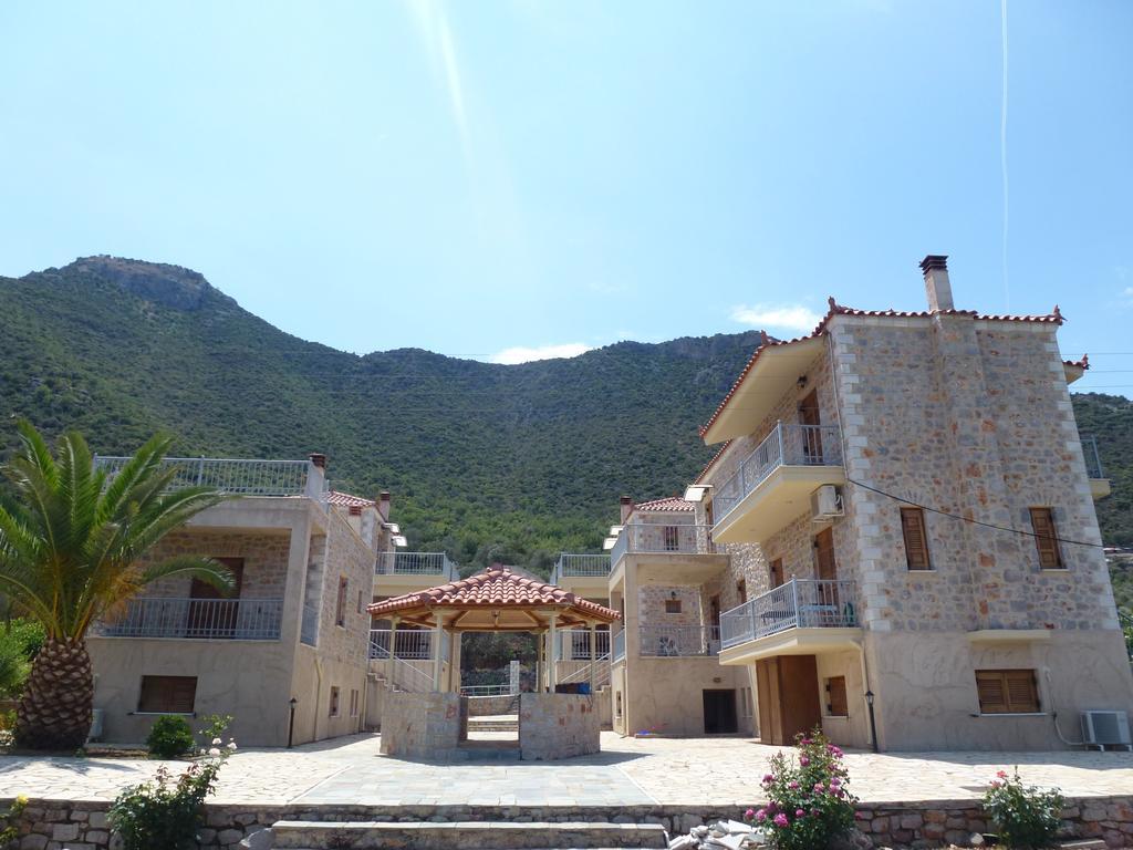 Karantonis House Apartment Leonídion Exterior foto